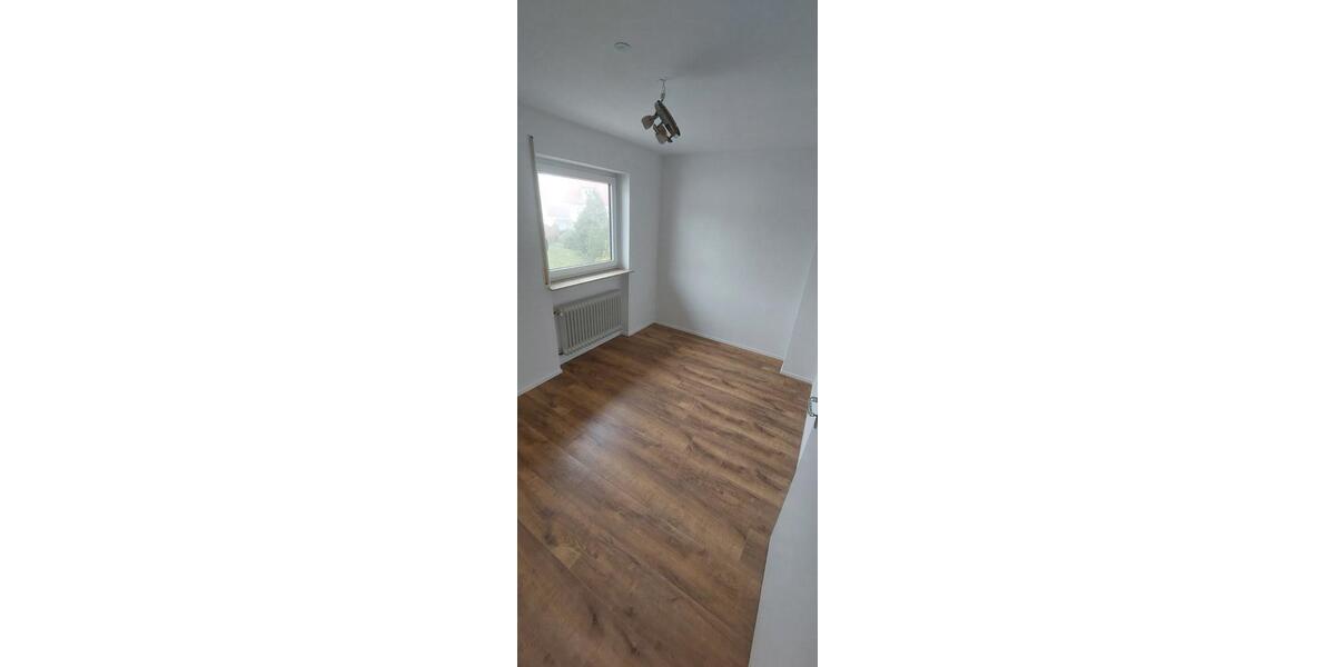 Etagenwohnung Markdorf - 5 Zimmer, 135 m&sup2;, 1.600&euro; | Angebot:25977734