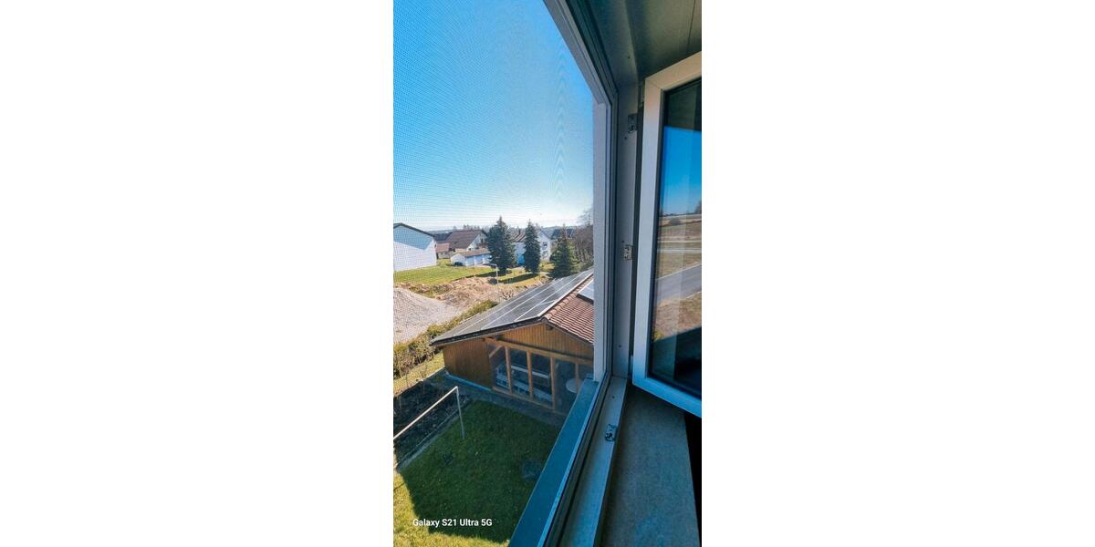 Dachgeschoßwohnung Friedrichshafen - 3.5 Zimmer, 76 m&sup2;, 1.200&euro; | Angebot:26423346