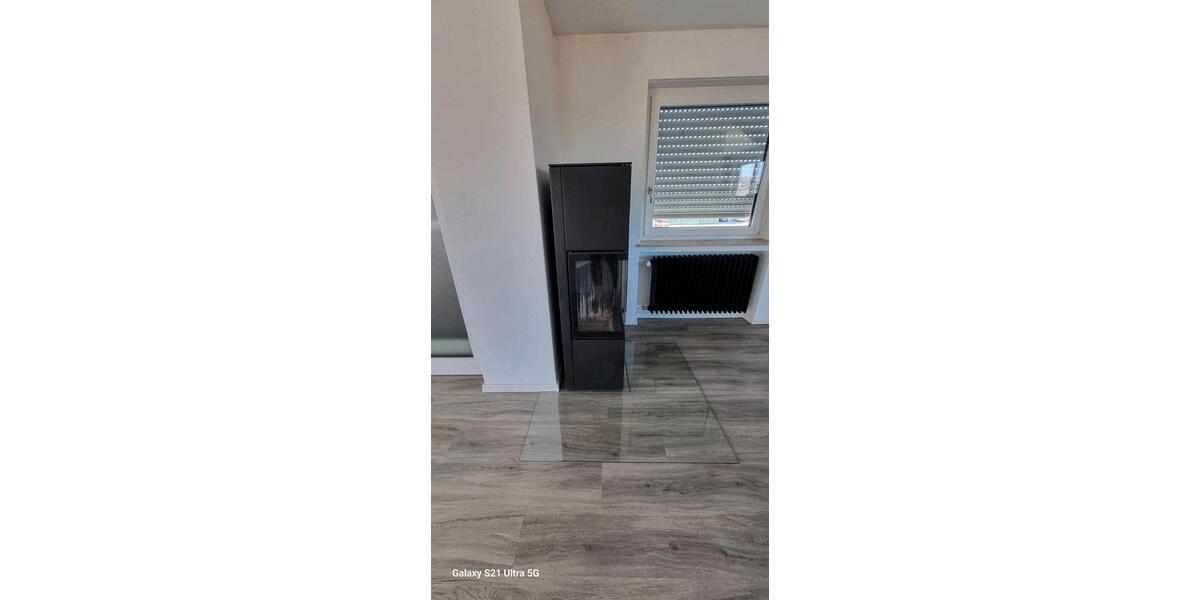 Dachgeschoßwohnung Friedrichshafen - 3.5 Zimmer, 76 m&sup2;, 1.200&euro; | Angebot:26423346