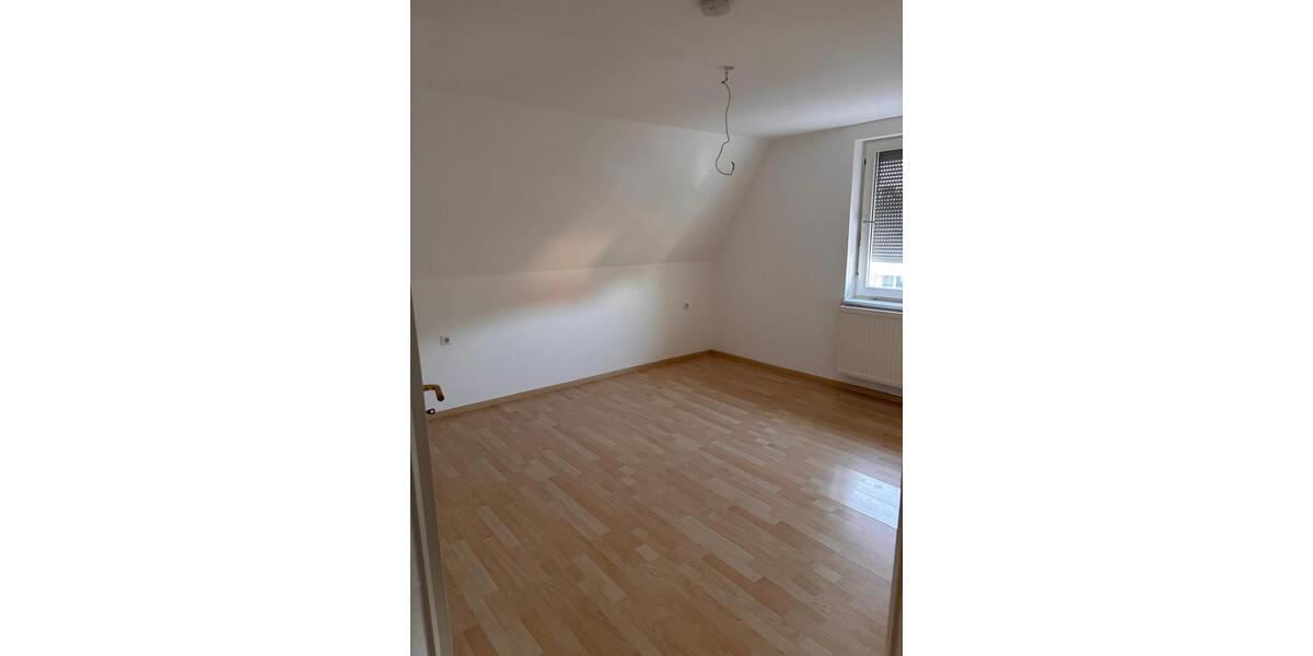 Dachgeschoßwohnung Friedrichshafen - 3 Zimmer, 62 m&sup2;, 1.100&euro; | Angebot:25472491