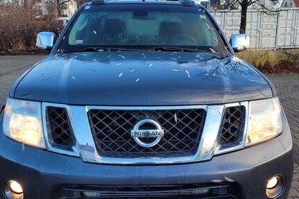 Nissan Navara 245.000 km 7.900 &euro; Kressbronn 88079