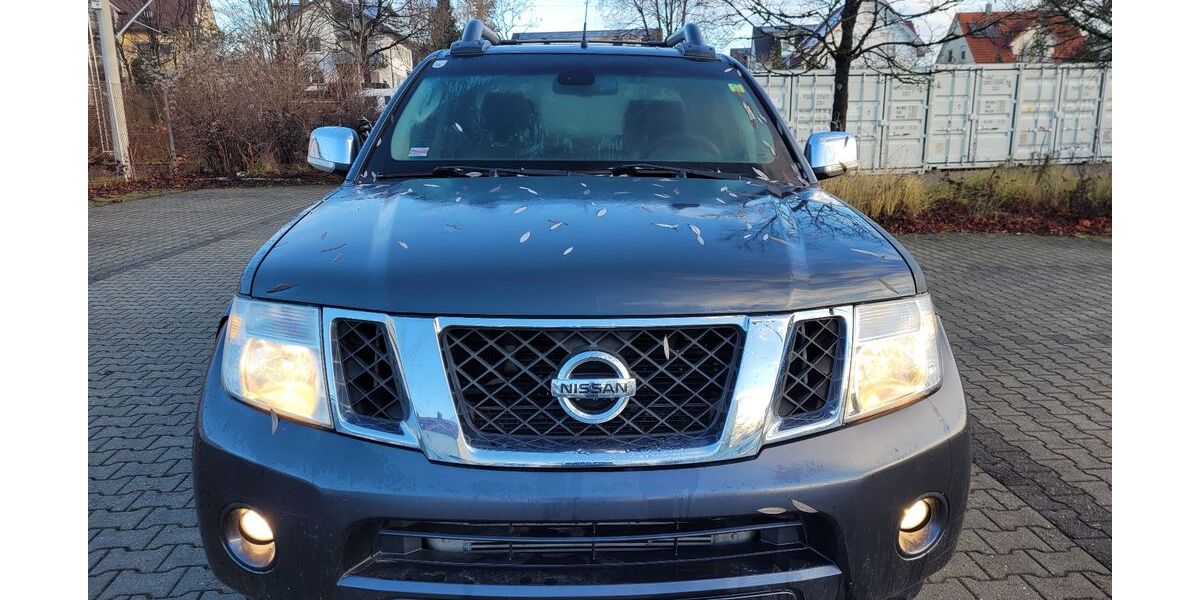Nissan Navara 245.000 km 7.900 &euro; Kressbronn 88079