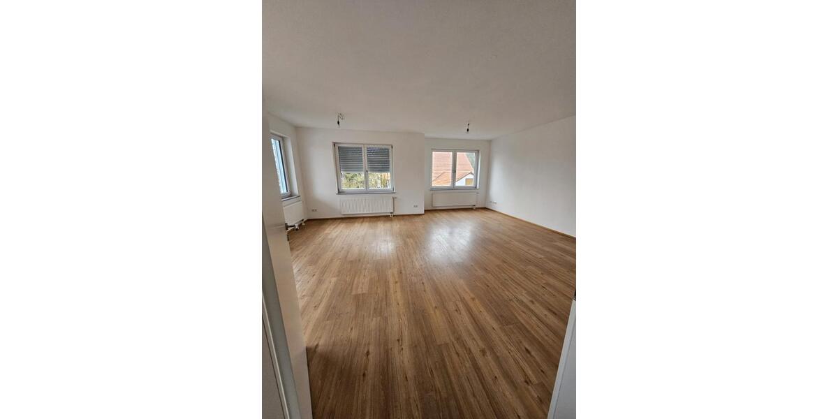 Dachgeschoßwohnung Ravensburg Galgenhalde - 4 Zimmer, 120 m&sup2;, 1.210&euro; | Angebot:26033396