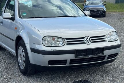 VW Golf 201.000 km 990 &euro; Meckenbeuren 88074