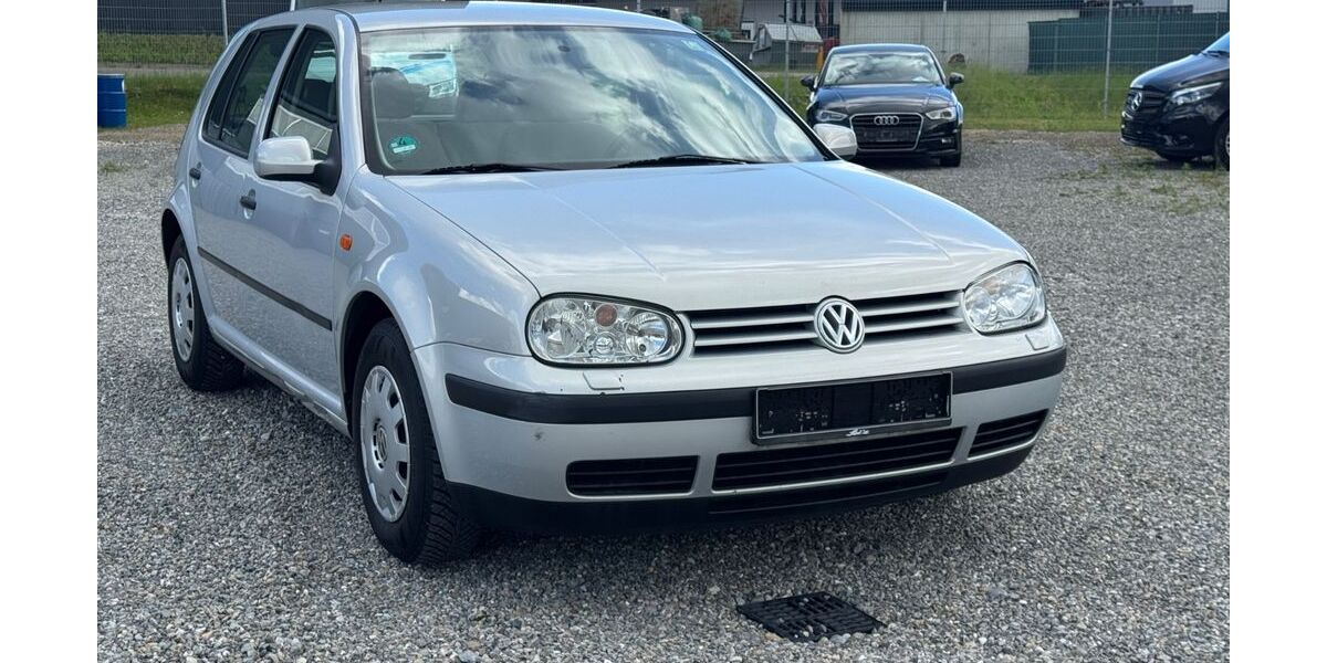 VW Golf 201.000 km 990 &euro; Meckenbeuren 88074