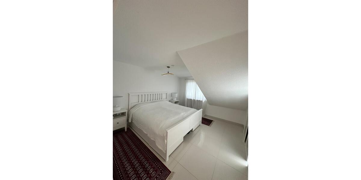 Dachgeschoßwohnung Weingarten - 3 Zimmer, 66 m&sup2;, 1.500&euro; | Angebot:25656037