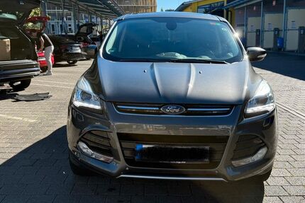 Ford Kuga 106.500 km 15.000 &euro; Konstanz 78462