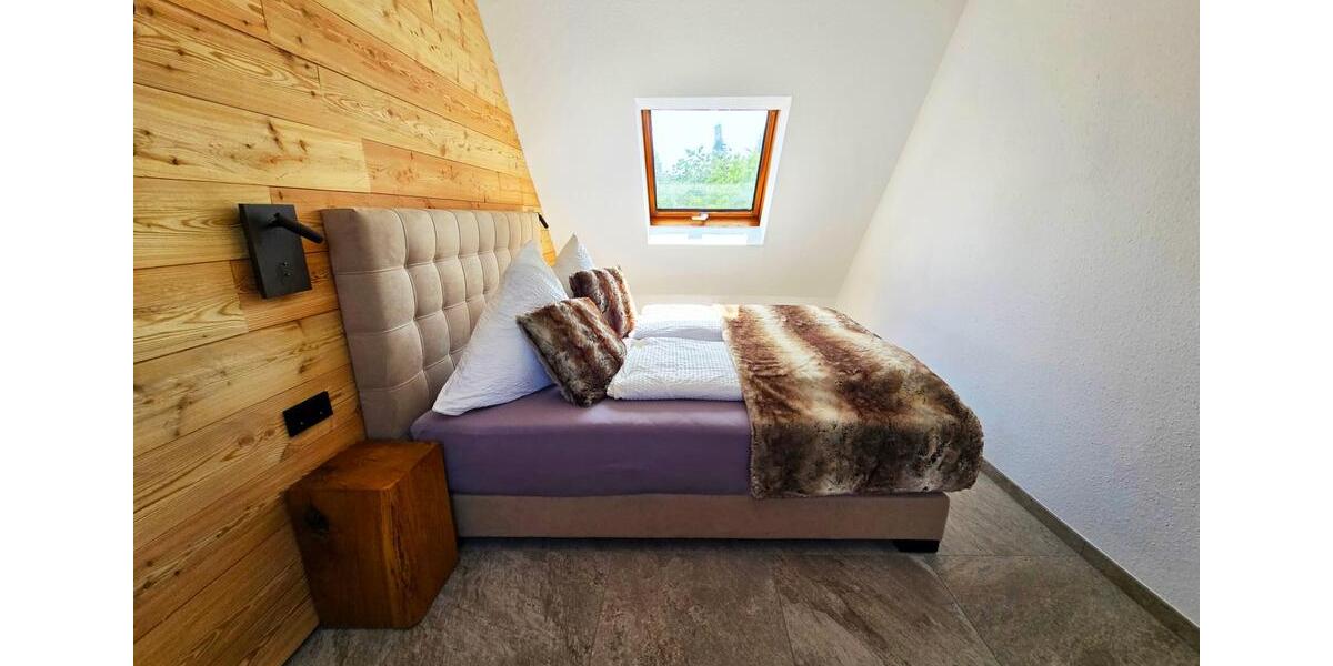 Dachgeschoßwohnung Meersburg - 2 Zimmer, 52 m&sup2;, 349.000&euro; | Angebot:27077312