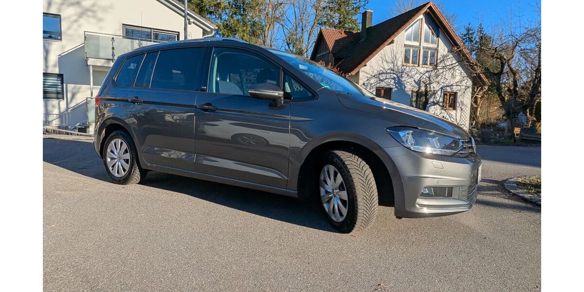 VW Touran 140.000 km 17.200 &euro; Friedrichshafen 88048