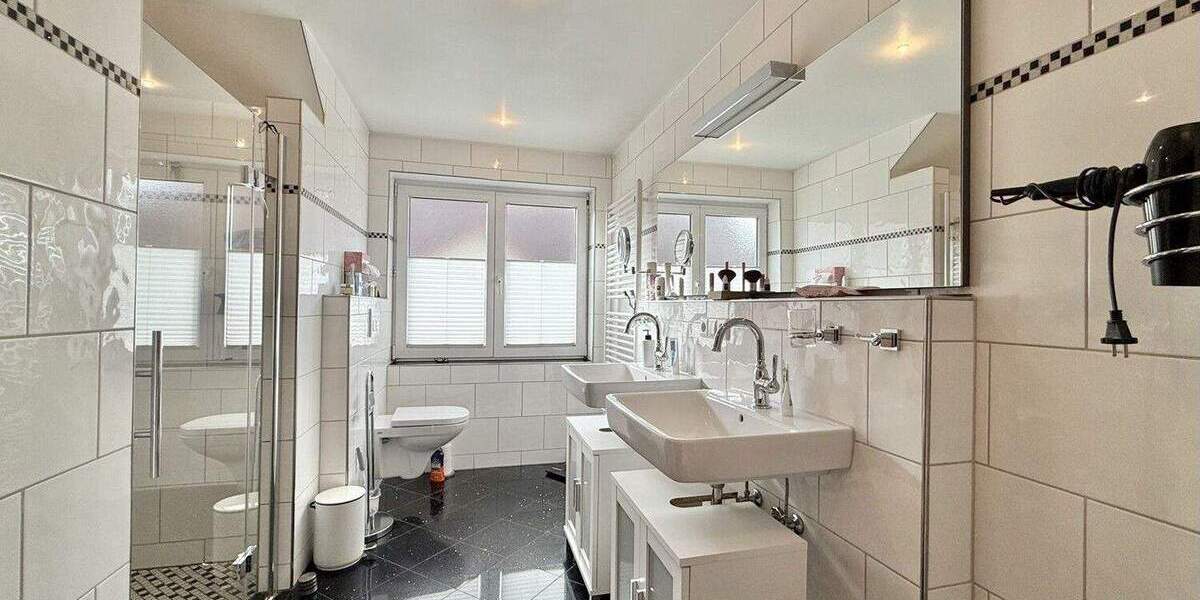 Mehrfamilienhaus, Wohnhaus Uhldingen-Mühlhofen Oberuhldingen - 7 Zimmer, 207 m&sup2;, 880.000&euro; | Angebot:25732882