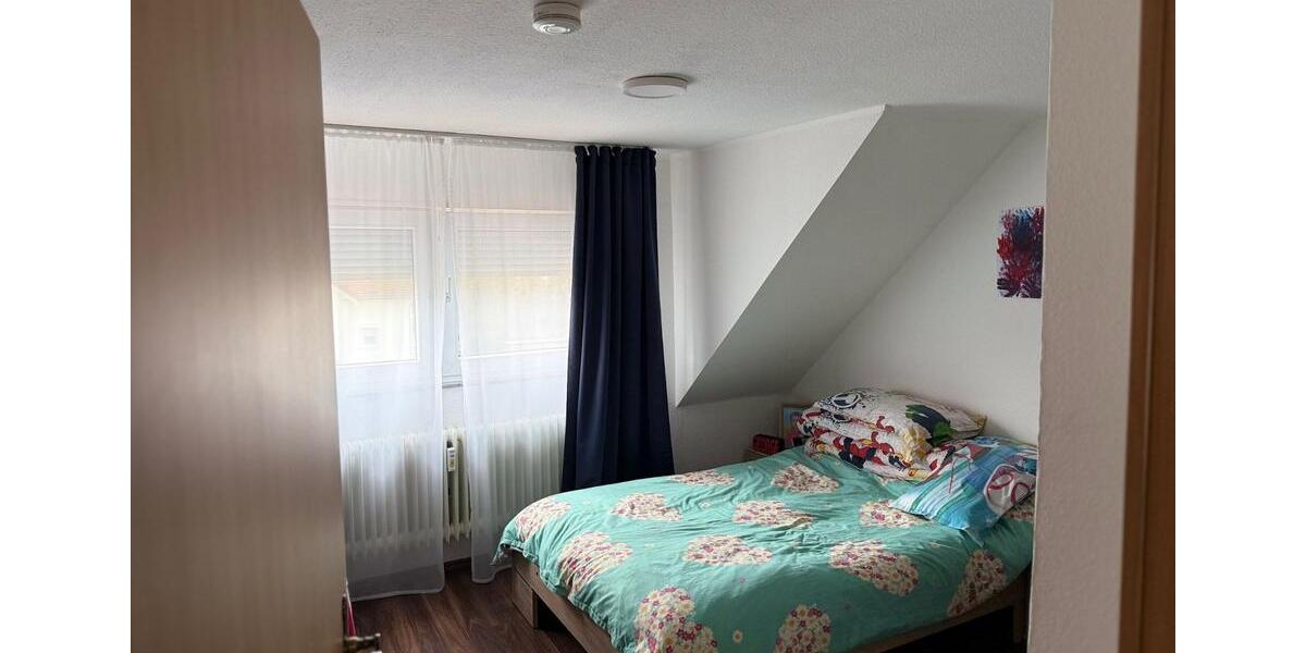 Dachgeschoßwohnung Weingarten - 3.5 Zimmer, 71 m&sup2;, 870&euro; | Angebot:26024478