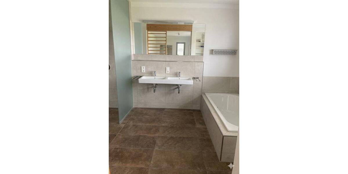 Gewerbeobjekt Ravensburg Weststadt - 8 Zimmer, 269 m&sup2;, 4.024&euro; | Angebot:25996555