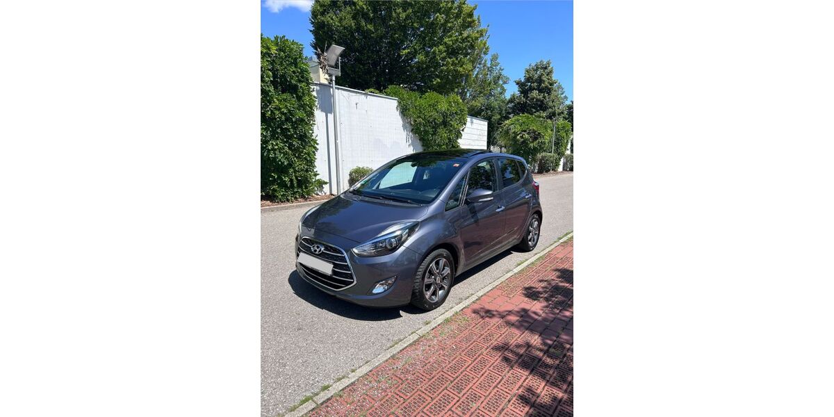 Hyundai ix20 111.925 km 10.500 &euro; Ravensburg 88213