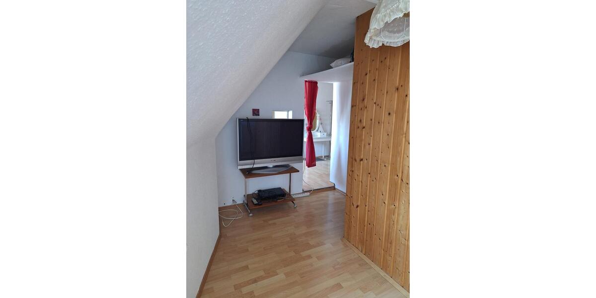 Dachgeschoßwohnung Friedrichshafen - 2.5 Zimmer, 35 m&sup2;, 700&euro; | Angebot:26480192