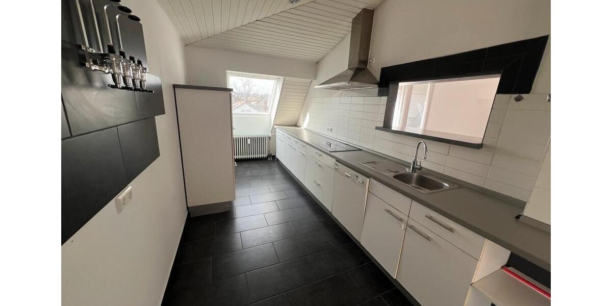 Dachgeschoßwohnung Ravensburg - 3.5 Zimmer, 102 m&sup2;, 438.000&euro; | Angebot:25630237