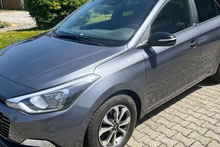 Hyundai i20 117.000 km 8.499 &euro; Friedrichshafen 88046