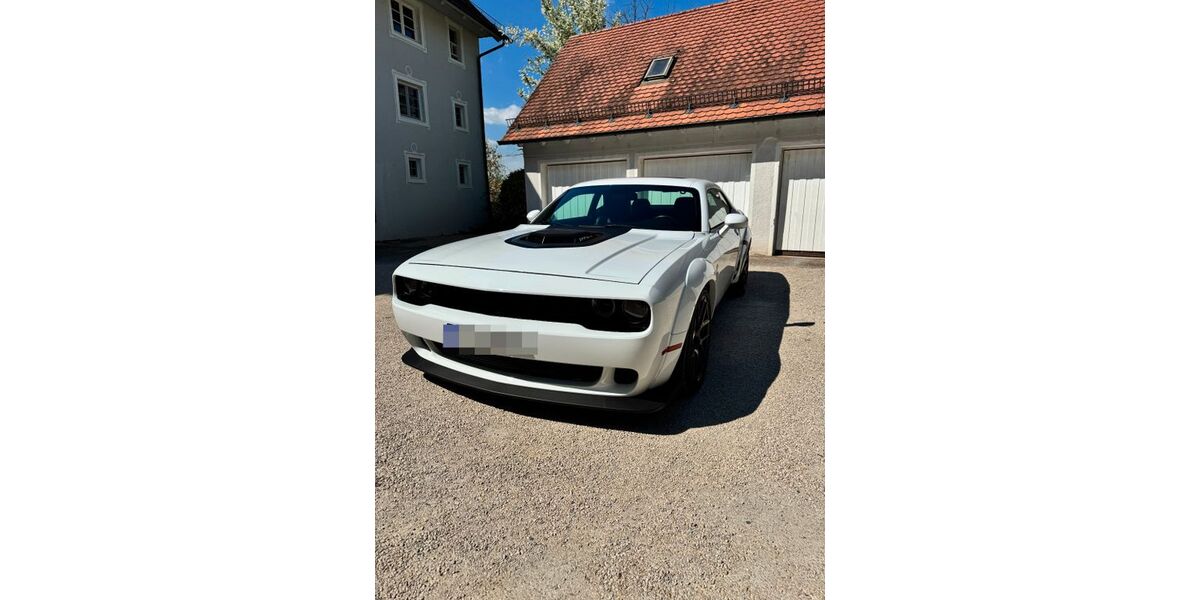 Dodge Challenger 81.000 km 30.000 &euro; Salem 88682