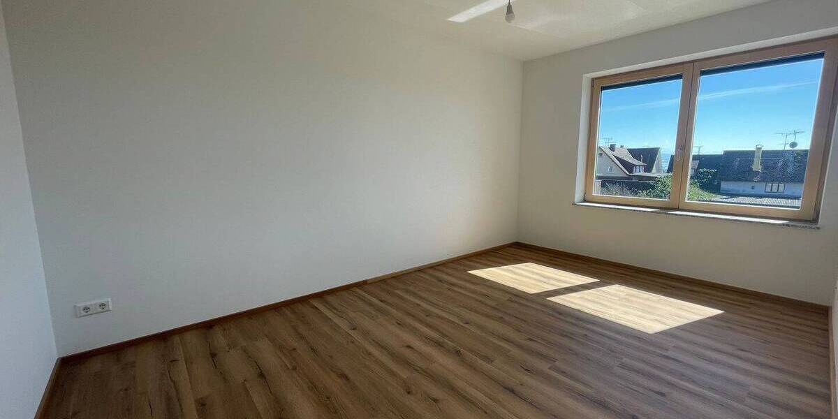 Etagenwohnung Hagnau am Bodensee - 4 Zimmer, 95 m&sup2;, 1.650&euro; | Angebot:25690374