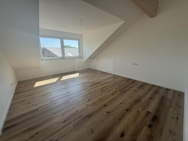 Dachgeschoßwohnung Heiligenberg - 3 Zimmer, 112 m&sup2;, 1.230&euro; | Angebot:26727638