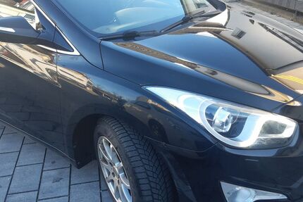 Hyundai i40 165.000 km 5.999 &euro; Ravensburg 88212