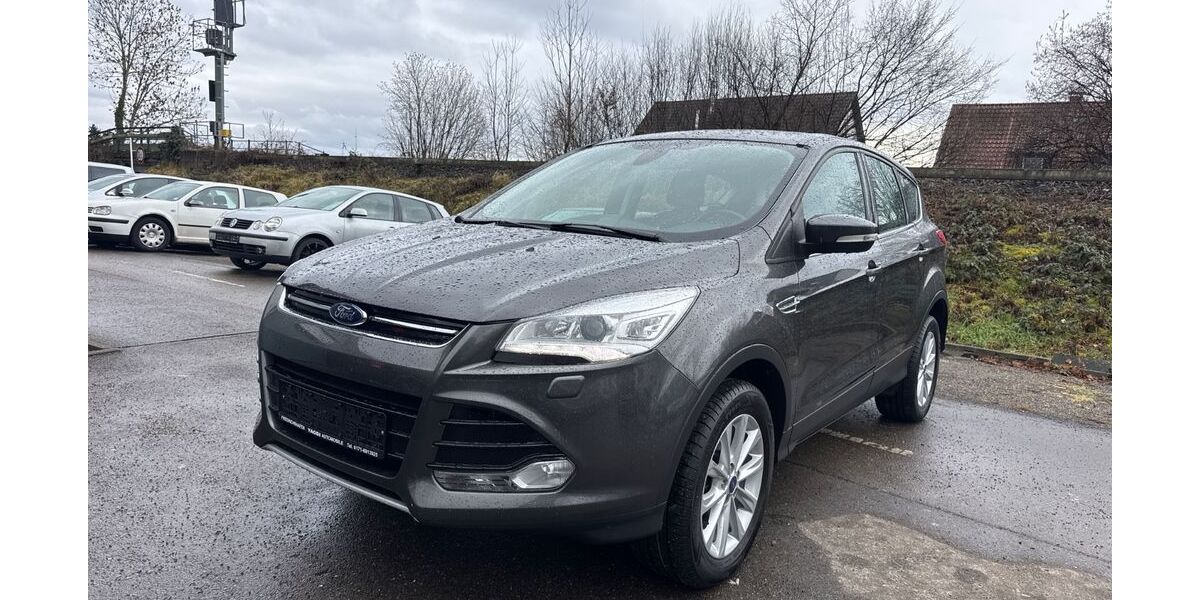 Ford Kuga 127.000 km 11.900 &euro; Friedrichshafen 88045
