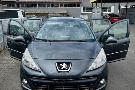Peugeot 207 166.000 km 2.350 &euro; Friedrichshafen 88946