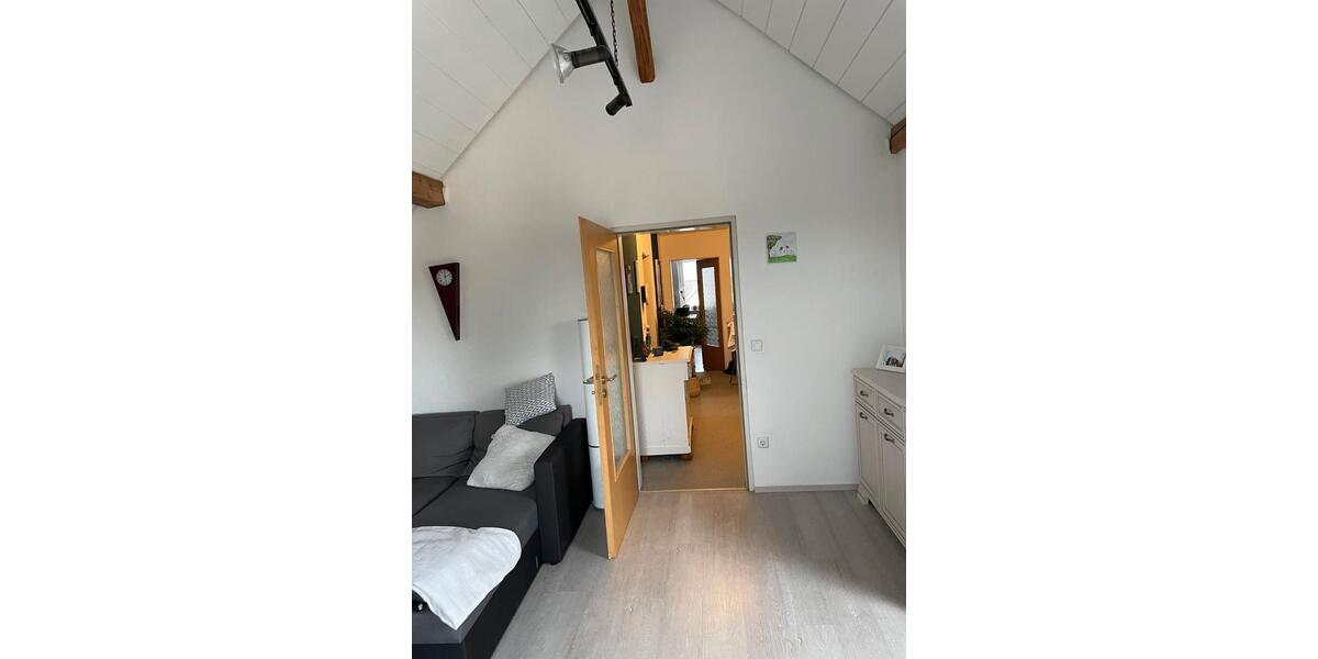 Dachgeschoßwohnung Salem - 2.5 Zimmer, 85 m&sup2;, 880&euro; | Angebot:26447018