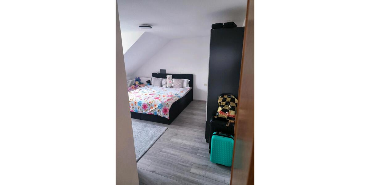 Dachgeschoßwohnung Wolpertswende - 3 Zimmer, 90 m&sup2;, 1.200&euro; | Angebot:25045580