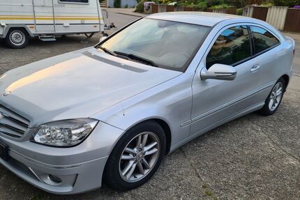 Mercedes-Benz 220 233.000 km 3.700 &euro; Salem 88682