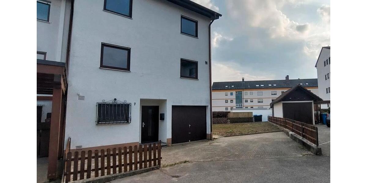 Etagenwohnung Markdorf - 5 Zimmer, 135 m&sup2;, 1.600&euro; | Angebot:25977734