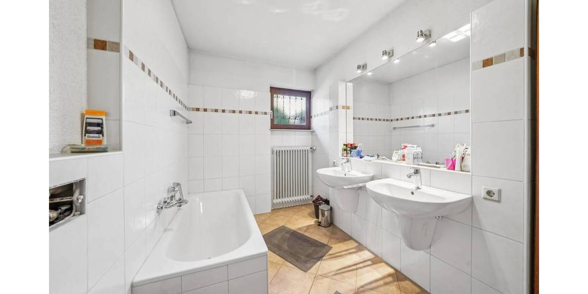 Einfamilienhaus Langenargen - 9 Zimmer, 230 m&sup2;, 1.190.000&euro; | Angebot:25938530