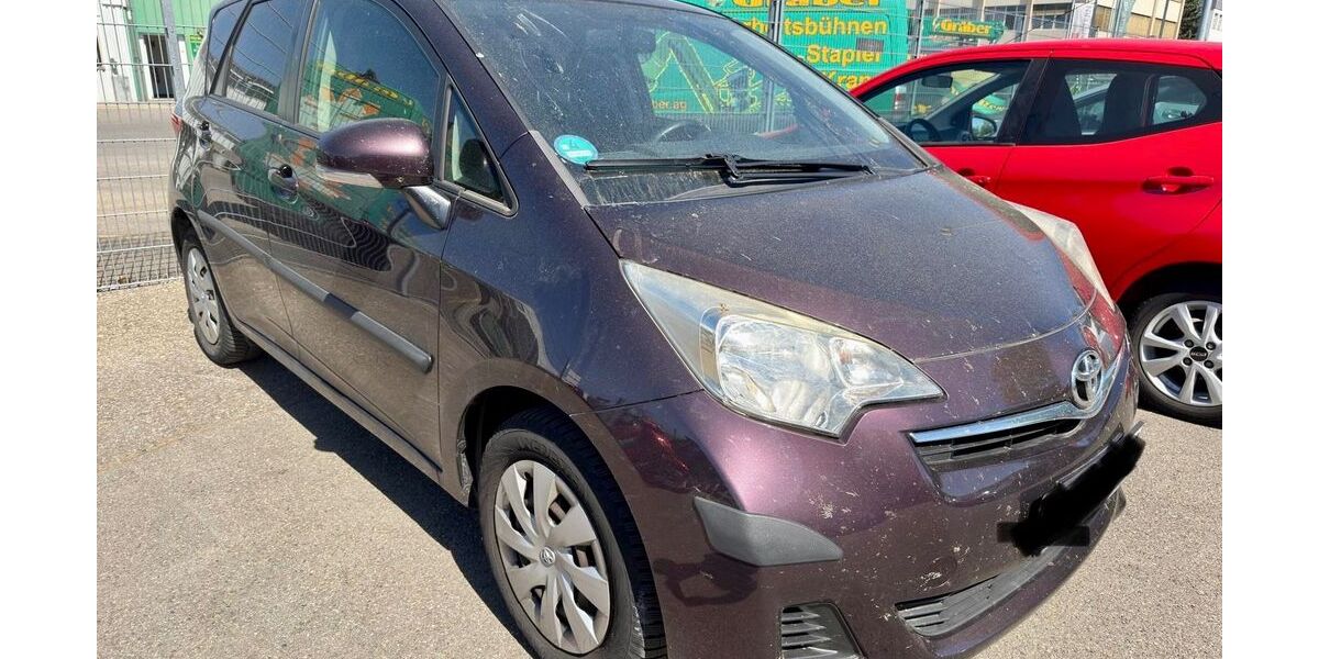 Toyota Verso-S 159.000 km 4.499 &euro; Friedrichshafen 88048