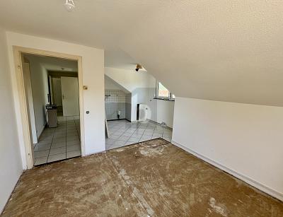 VIEL POTENTIAL, GEMÜTLICH MIT STELLPLATZ UND GARAGE - Etagenwohnung Wolpertswende | Angebot:27326771