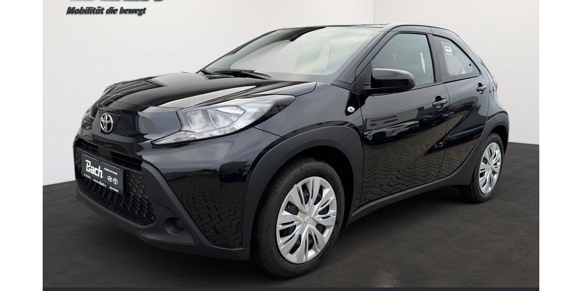 Toyota Aygo (X) 2.500 km 17.240 &euro; Friedrichshafen 88046