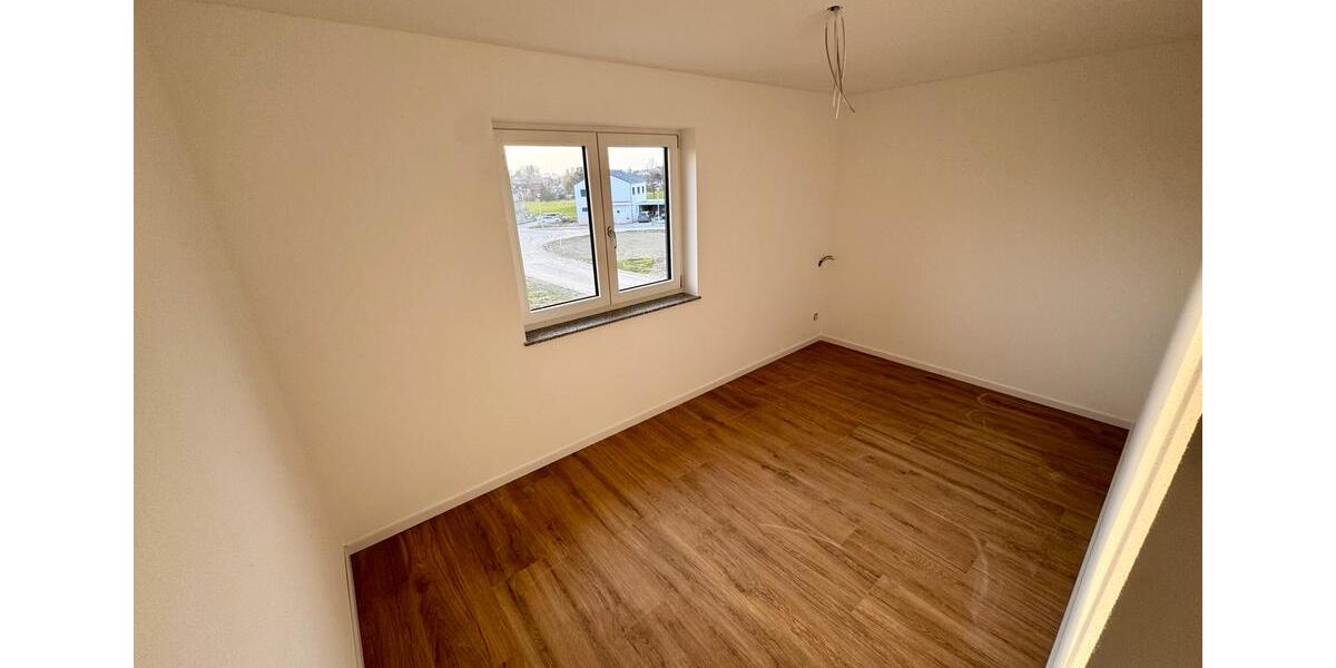 Dachgeschoßwohnung Lindau (Bodensee) - 4 Zimmer, 112 m&sup2;, 1.456&euro; | Angebot:25793624