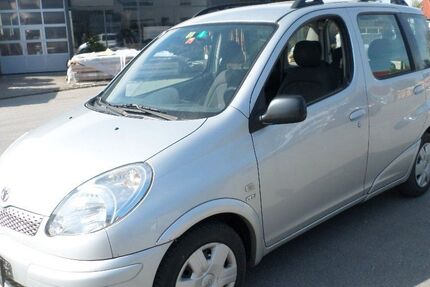 Toyota Yaris 242.500 km 3.580 &euro; Baienfurt 88255