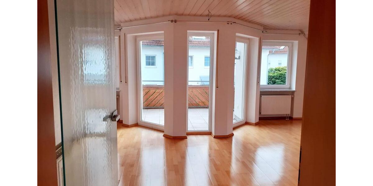 Etagenwohnung Tettnang - 2.5 Zimmer, 68 m&sup2;, 990&euro; | Angebot:26679248