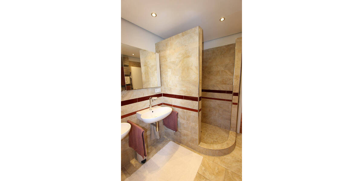 Mehrfamilienhaus, Wohnhaus Waldburg - 1 Zimmer, 400 m&sup2;, 1.938.000&euro; | Angebot:25682937