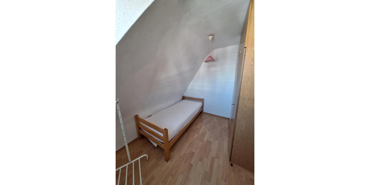 Dachgeschoßwohnung Friedrichshafen - 2.5 Zimmer, 35 m&sup2;, 700&euro; | Angebot:26480192