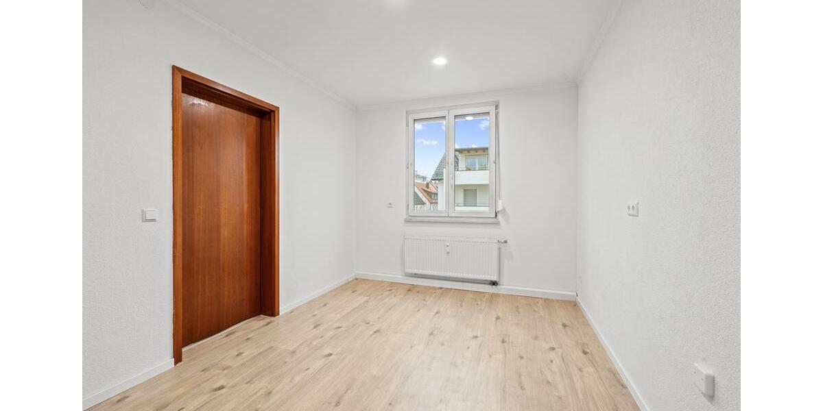 Etagenwohnung Friedrichshafen - 5 Zimmer, 98 m&sup2;, 360.000&euro; | Angebot:25973521