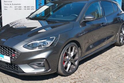 Ford Focus 83.000 km 21.990 &euro; Überlingen 88662