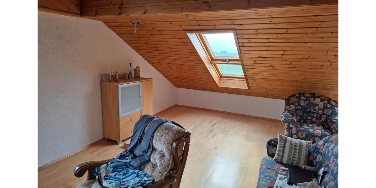 Dachgeschoßwohnung Ravensburg Galgenhalde - 2.5 Zimmer, 67 m&sup2;, 750&euro; | Angebot:25982350