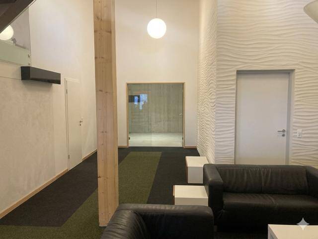 Gewerbeobjekt Ravensburg Weststadt - 8 Zimmer, 269 m&sup2;, 4.024&euro; | Angebot:25996555