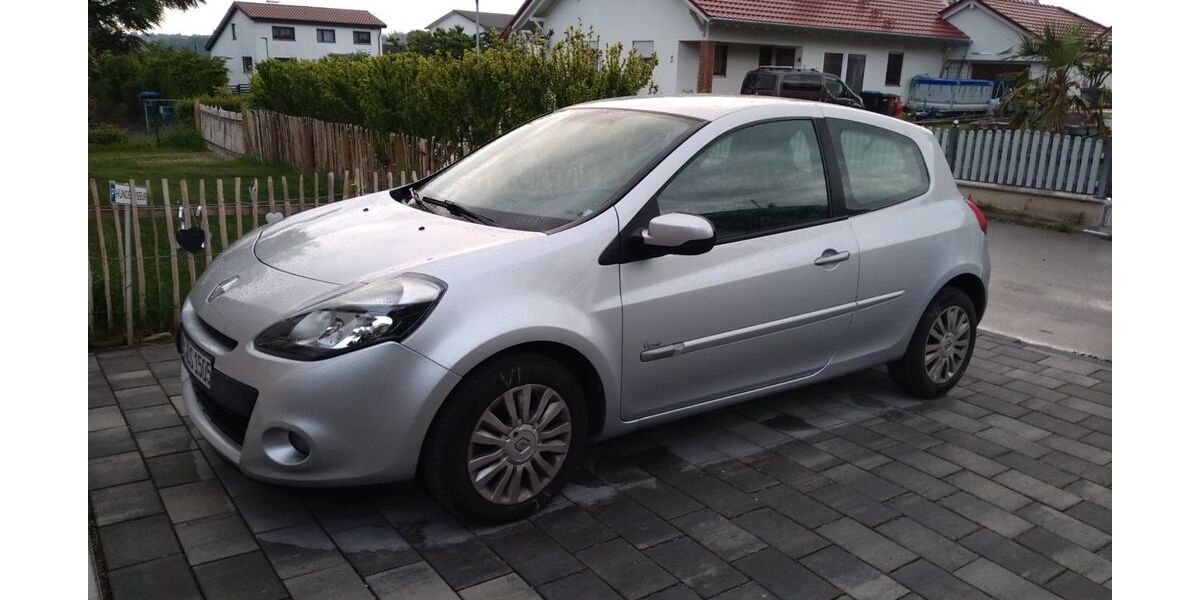 Renault Clio 153.000 km 2.490 &euro; Frickingen 88699