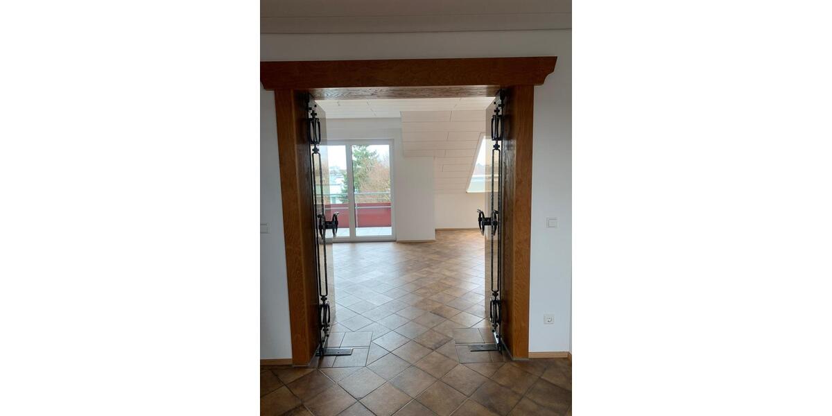 Dachgeschoßwohnung Friedrichshafen Allmannsweiler - 3 Zimmer, 100 m&sup2;, 1.280&euro; | Angebot:26325811