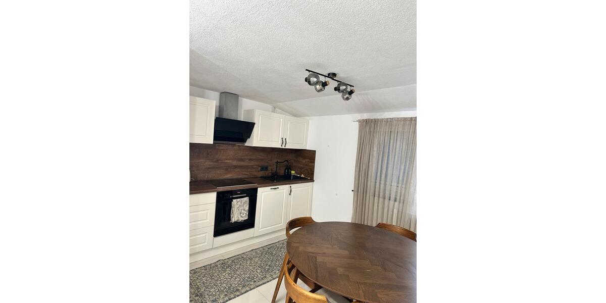 Dachgeschoßwohnung Weingarten - 3 Zimmer, 66 m&sup2;, 1.500&euro; | Angebot:25656037