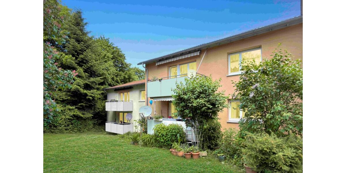 Provisionsfrei* 3,79% Rendite + Indexmiete: Vermietete 4-Zi.-Wohnung mit Kamin-Option & Garten-Sondernutzung! - Erdgeschoßwohnung Ravensburg Eschach | Angebot:26702322