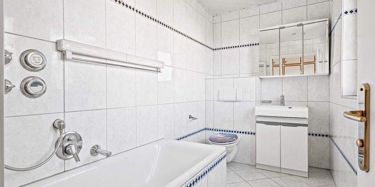 Mehrfamilienhaus, Wohnhaus Konstanz Allmannsdorf - 9 Zimmer, 217 m&sup2;, 940.000&euro; | Angebot:25731015