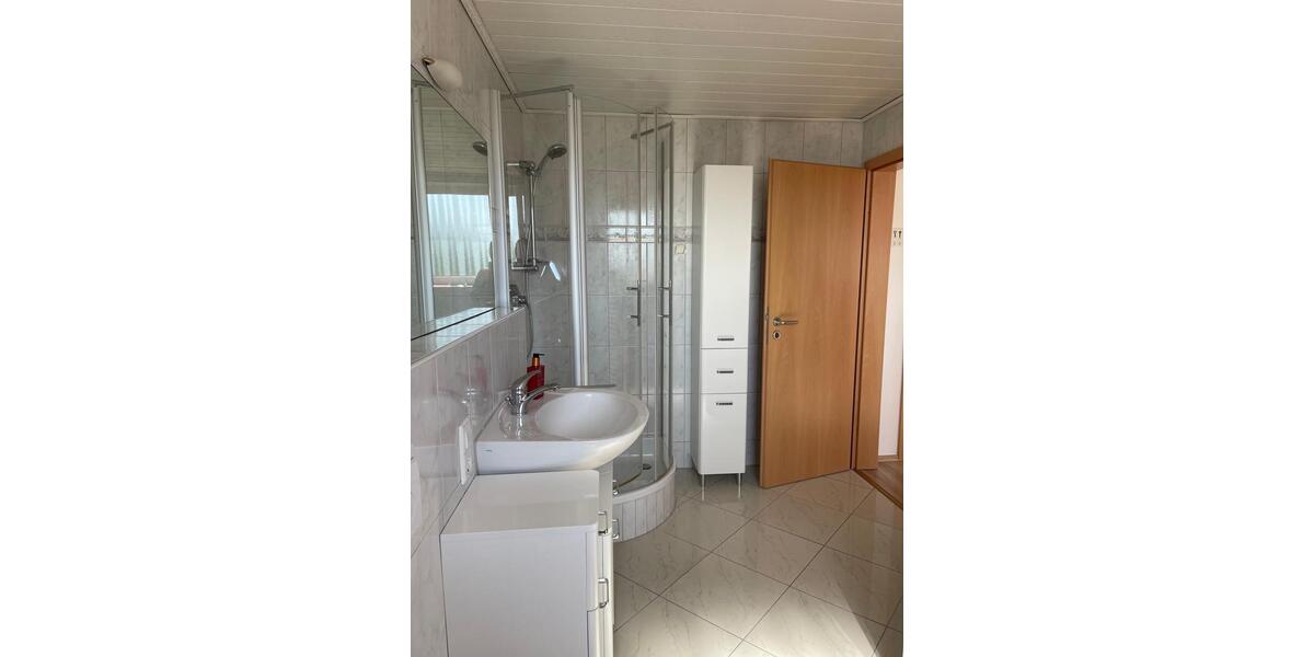 Dachgeschoßwohnung Friedrichshafen Ailingen - 3 Zimmer, 90 m&sup2;, 1.400&euro; | Angebot:26662137