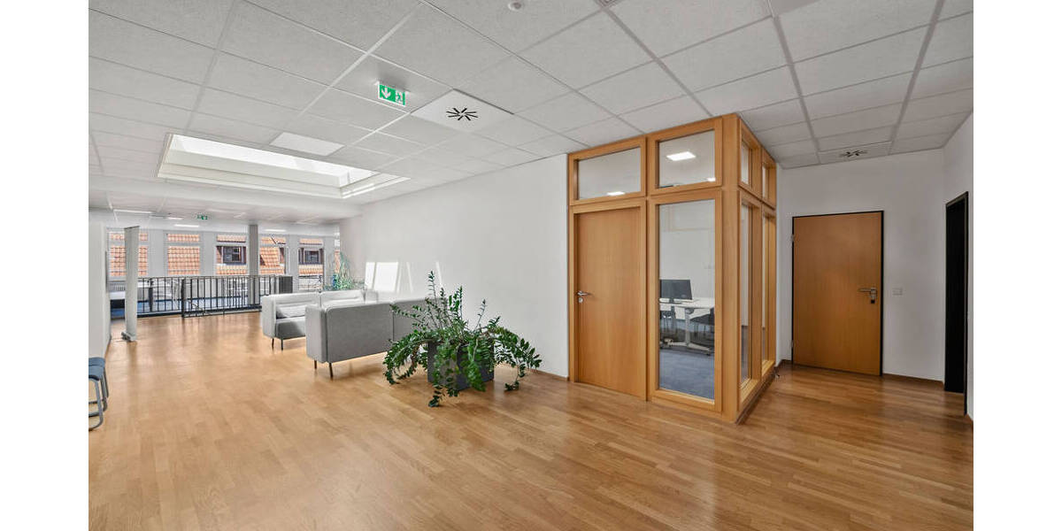 Gewerbeobjekt Ravensburg Innenstadt - 1 Zimmer, 755 m&sup2;, 8.300&euro; | Angebot:25663681